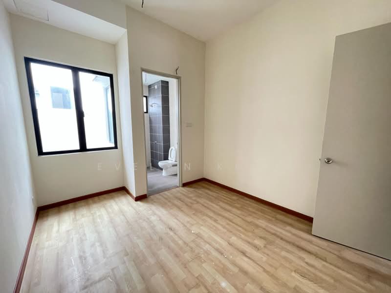 3-storey Terraced House for Sale in Rawang (Selangor) - Evelyn Khoo - Room - PropertyGuru.com.my