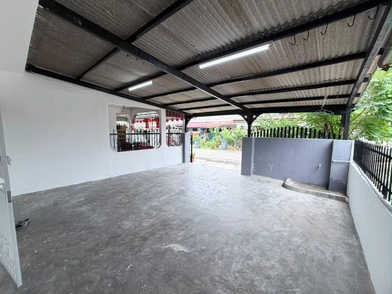 1-storey Terraced House for Sale in Taman Tangkak Jaya (Tangkak) - Marcus Tey - Exterior - PropertyGuru.com.my