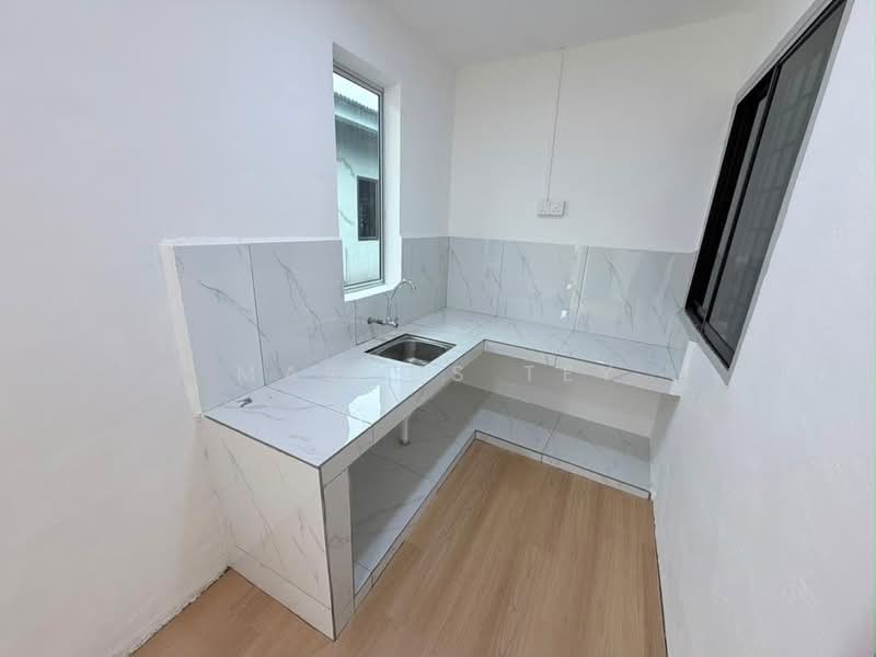 1-storey Terraced House for Sale in Taman Tangkak Jaya (Tangkak) - Marcus Tey - Kitchen - PropertyGuru.com.my