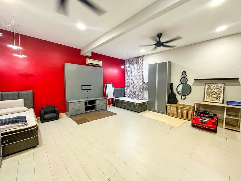3-storey Terraced House for Sale in Taman Bukit Utama (Ulu Kelang) - Ali Idris - Living Room - PropertyGuru.com.my