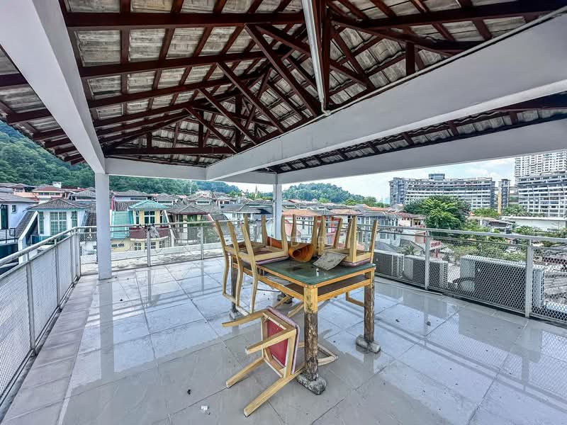 3-storey Terraced House for Sale in Taman Bukit Utama (Ulu Kelang) - Ali Idris - Balcony - PropertyGuru.com.my