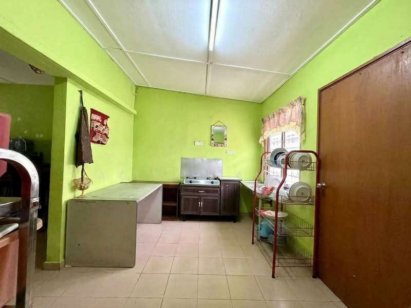 Rumah Teres 2 Tingkat untuk Dijual di Taman Tasik Semenyih (Semenyih) - Azli Ibrahim - Kitchen - PropertyGuru.com.my