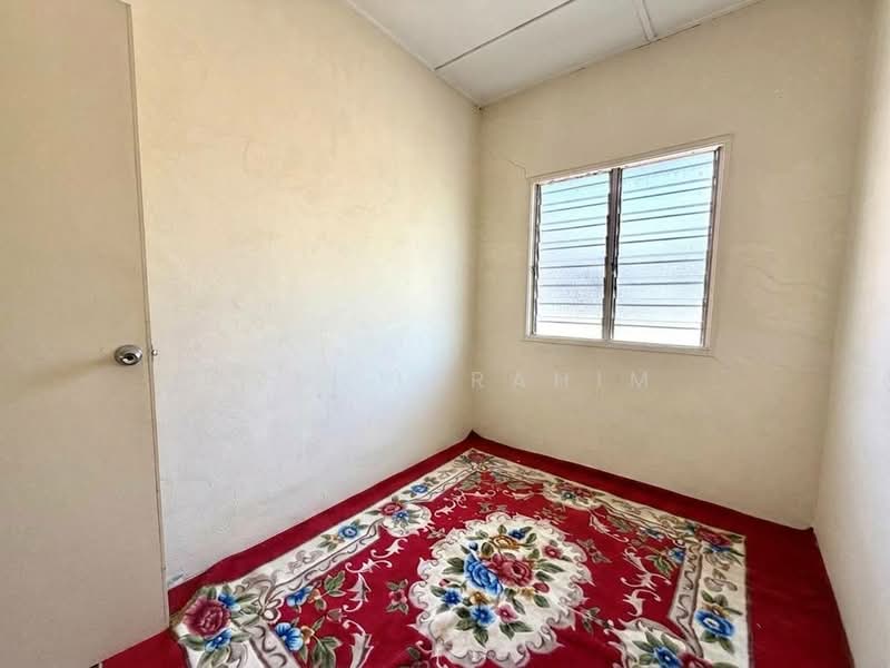 Rumah Teres 2 Tingkat untuk Dijual di Taman Tasik Semenyih (Semenyih) - Azli Ibrahim - Bedroom - PropertyGuru.com.my