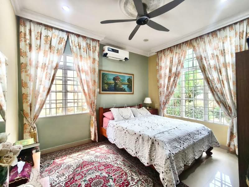 Bungalow for Sale in Kota Damansara (Selangor) - Isfarizal fazz - Bedroom - PropertyGuru.com.my
