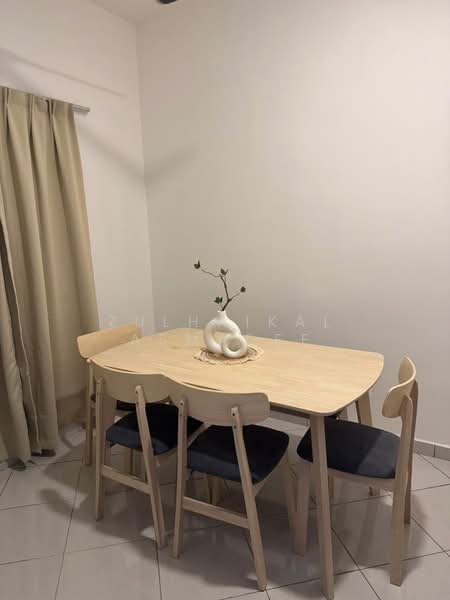 Kediaman Servis untuk Disewa di Residensi Mutiara Emas Kajang - Zulhaikal Asmadee - Dining Room - PropertyGuru.com.my