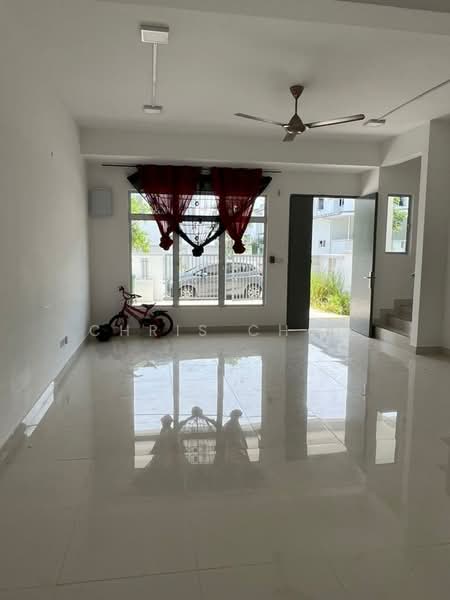 Rumah Teres 2 Tingkat untuk Disewa di Semenyih (Selangor) - Chris Choo - Living Room - PropertyGuru.com.my