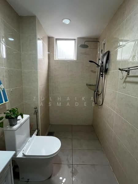 Kondominium untuk Disewa di Sri Lojing Condominiums - Zulhaikal Asmadee - Bathroom - PropertyGuru.com.my