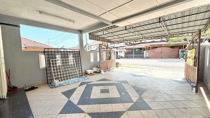Rumah Teres 2 Tingkat untuk Dijual di Taman Semenyih Mewah (Semenyih) - Azli Ibrahim - Exterior - PropertyGuru.com.my