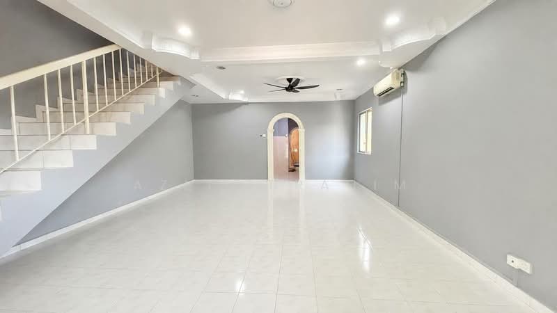 Rumah Teres 2 Tingkat untuk Dijual di Taman Semenyih Mewah (Semenyih) - Azli Ibrahim - Living Room - PropertyGuru.com.my