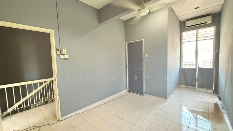 Rumah Teres 2 Tingkat untuk Dijual di Taman Semenyih Mewah (Semenyih) - Azli Ibrahim - Interior - PropertyGuru.com.my