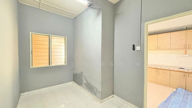 Rumah Teres 2 Tingkat untuk Dijual di Taman Semenyih Mewah (Semenyih) - Azli Ibrahim - Kitchen - PropertyGuru.com.my