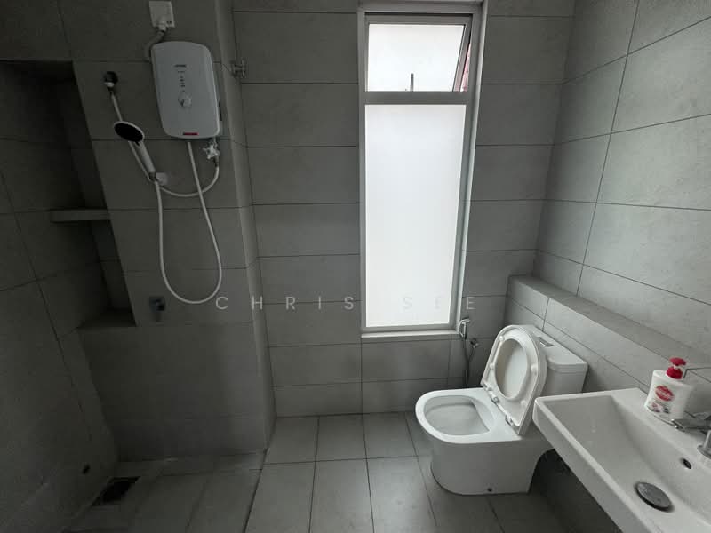 2-storey Terraced House for Rent in Bandar Gamuda Gardens (Rawang) - Chris See - Bathroom - PropertyGuru.com.my