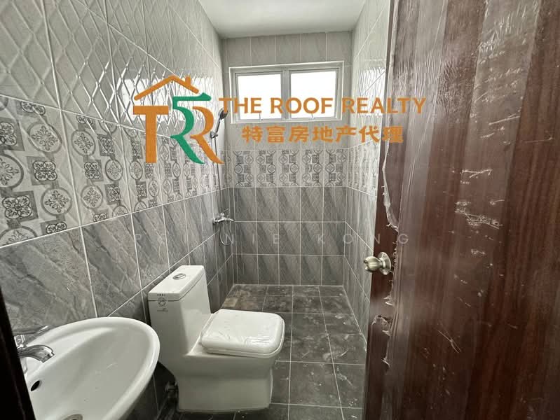 Semi-Detached House for Sale in Lutong (Miri) - Pei Nie Kong - PropertyGuru.com.my