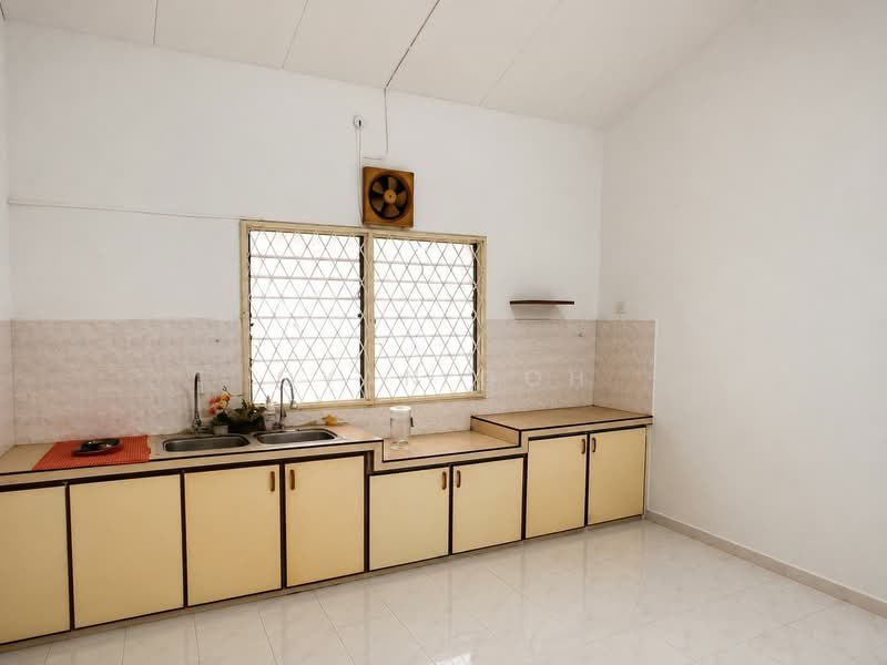 Rumah Teres 2 Tingkat untuk Disewa di Island Glades (Jelutong) - Qyan Goh - Kitchen - PropertyGuru.com.my