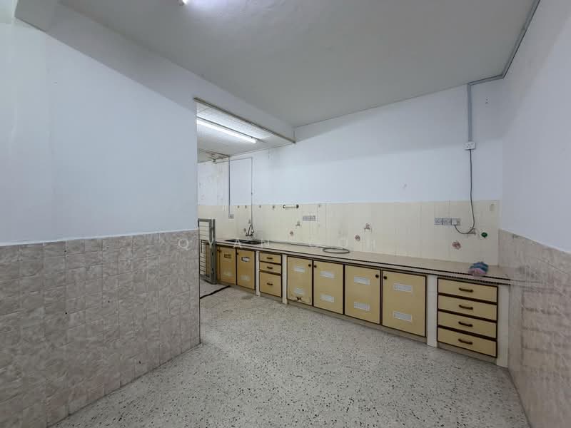 2-storey Terraced House for Rent in Island Glades (Jelutong) - Qyan Goh - Kitchen - PropertyGuru.com.my