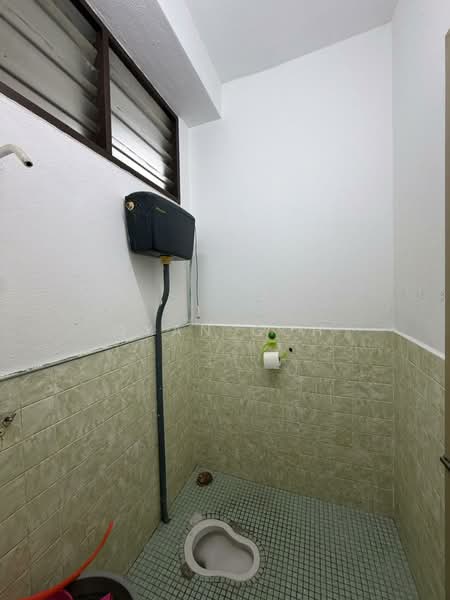 2-storey Terraced House for Rent in Island Glades (Jelutong) - Qyan Goh - Bathroom - PropertyGuru.com.my