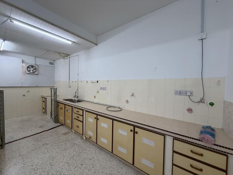 2-storey Terraced House for Rent in Island Glades (Jelutong) - Qyan Goh - Kitchen - PropertyGuru.com.my
