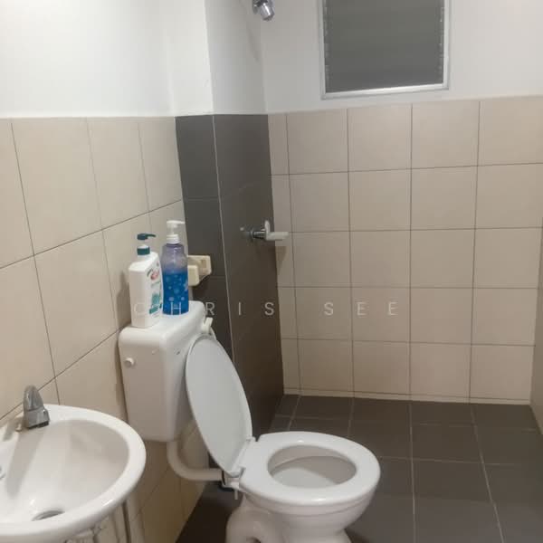 Pangsapuri untuk Disewa di Danau Ria - Chris See - Bathroom - PropertyGuru.com.my