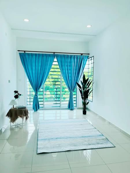 Rumah Teres 2-Tingkat untuk Dijual di Bandar Enstek (Negeri Sembilan) - Jocelyn Chan - Living Room - PropertyGuru.com.my
