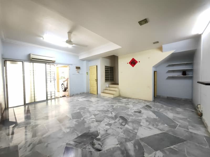 2-storey Terraced House for Sale in Taman Rawang Perdana (Rawang) - Tris Jong - Living Room - PropertyGuru.com.my