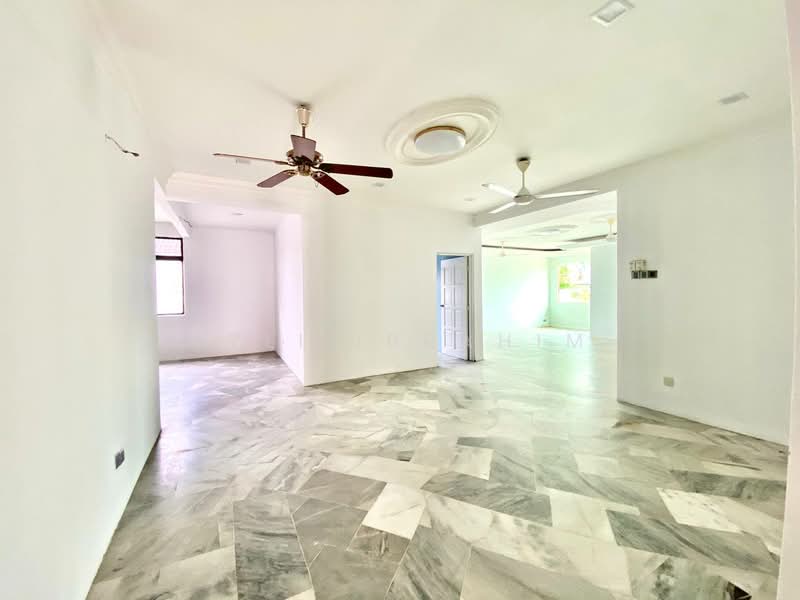 Bungalow for Sale in Bandar Rinching Seksyen 1 (Semenyih) - Azli Ibrahim - Living Room - PropertyGuru.com.my
