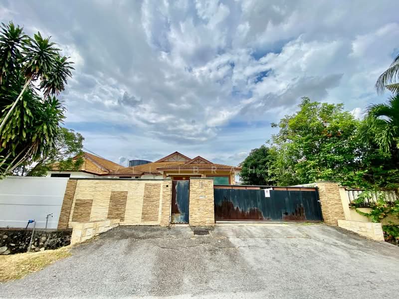 Bungalow for Sale in Bandar Rinching Seksyen 1 (Semenyih) - Azli Ibrahim - Exterior - PropertyGuru.com.my