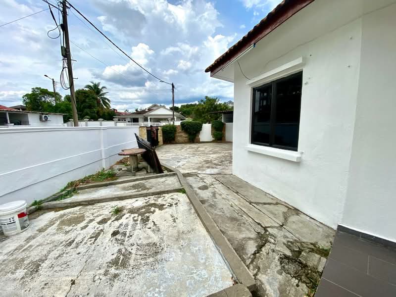 Bungalow for Sale in Bandar Rinching Seksyen 1 (Semenyih) - Azli Ibrahim - Exterior - PropertyGuru.com.my