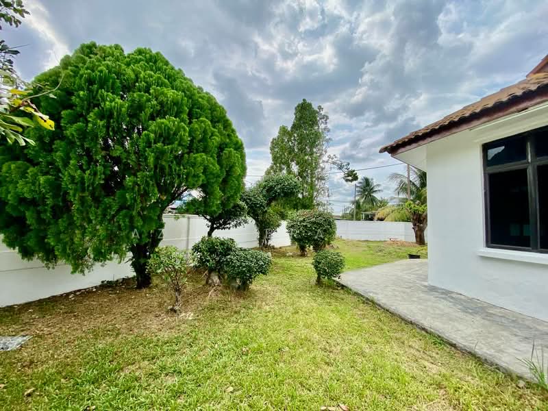 Bungalow for Sale in Bandar Rinching Seksyen 1 (Semenyih) - Azli Ibrahim - Exterior - PropertyGuru.com.my