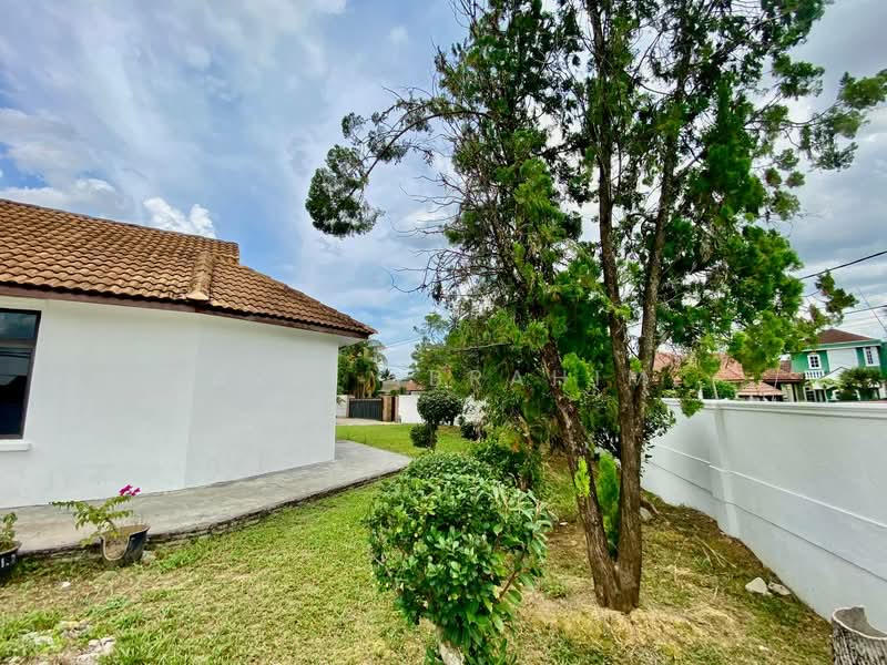 Bungalow for Sale in Bandar Rinching Seksyen 1 (Semenyih) - Azli Ibrahim - Exterior - PropertyGuru.com.my