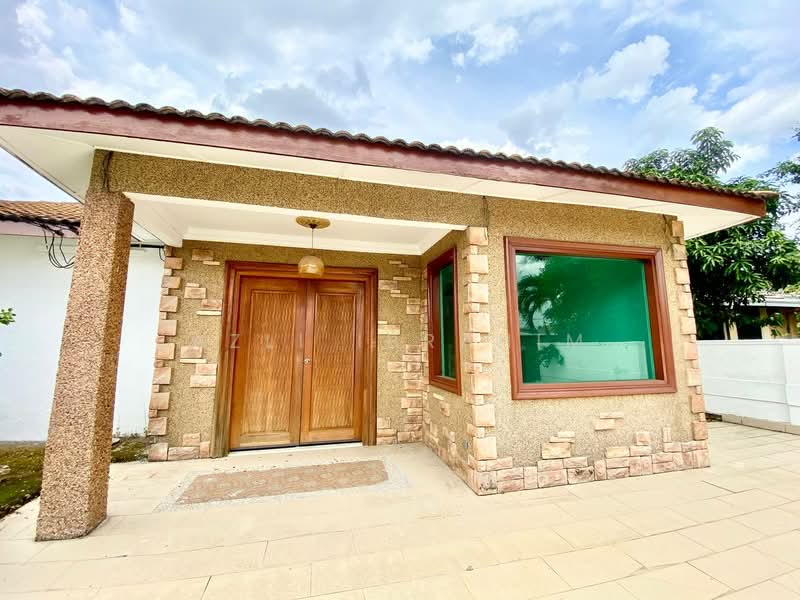 Bungalow for Sale in Bandar Rinching Seksyen 1 (Semenyih) - Azli Ibrahim - Exterior - PropertyGuru.com.my
