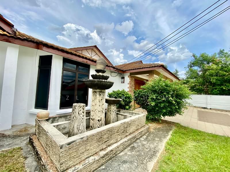 Bungalow for Sale in Bandar Rinching Seksyen 1 (Semenyih) - Azli Ibrahim - Exterior - PropertyGuru.com.my