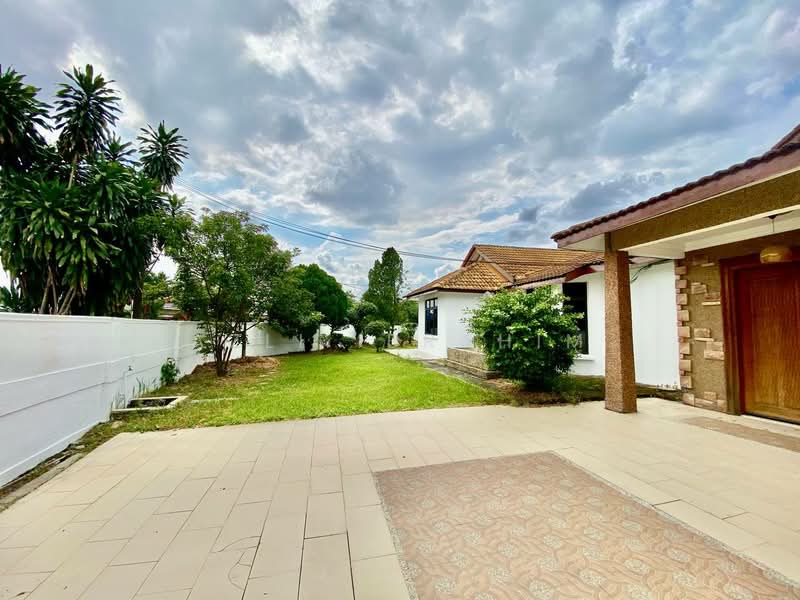 Bungalow for Sale in Bandar Rinching Seksyen 1 (Semenyih) - Azli Ibrahim - Exterior - PropertyGuru.com.my