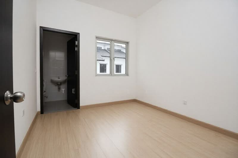 2-storey Terraced House for Sale in Bandar Bukit Raja (Klang) - Terence Lee - Interior - PropertyGuru.com.my