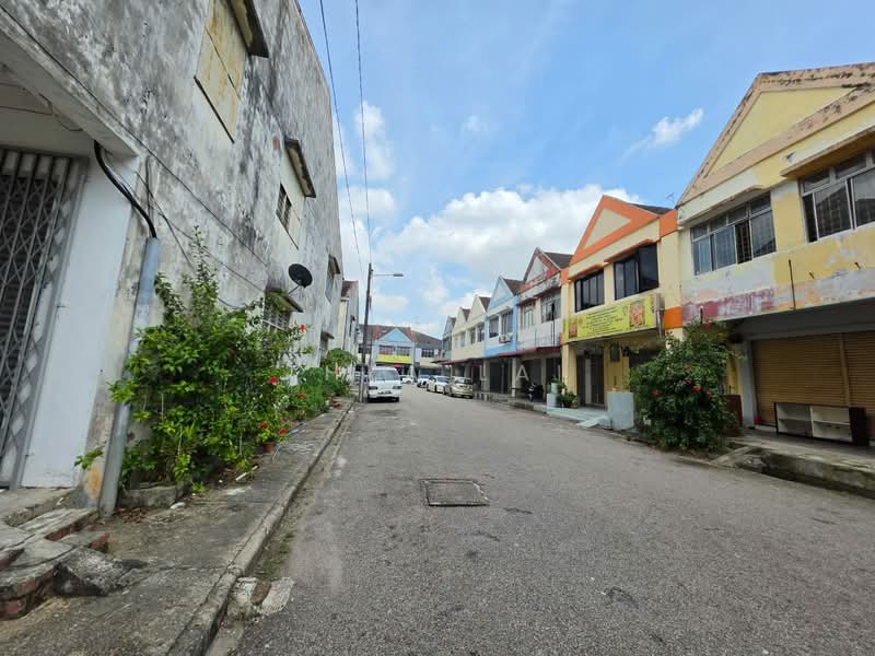 Shop / Office for Rent in Taman Puteri Wangsa (Ulu Tiram) - Thea Lai - PropertyGuru.com.my