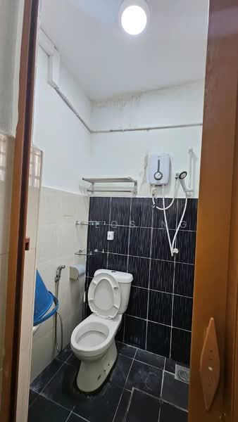 2-storey Terraced House for Rent in BANDAR PUCHONG JAYA (Puchong) - Carlos Ng - Bathroom - PropertyGuru.com.my