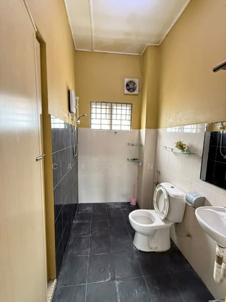 2-storey Terraced House for Rent in BANDAR PUCHONG JAYA (Puchong) - Carlos Ng - Bathroom - PropertyGuru.com.my