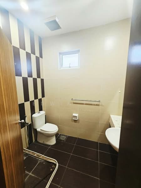 Rumah Berkembar untuk Disewa di Taman Green Lane (Jelutong) - Edwin Ewe - Bathroom - PropertyGuru.com.my