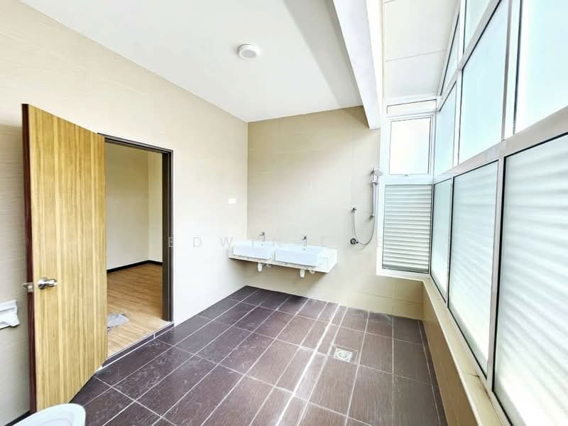 Rumah Berkembar untuk Disewa di Taman Green Lane (Jelutong) - Edwin Ewe - Bathroom - PropertyGuru.com.my