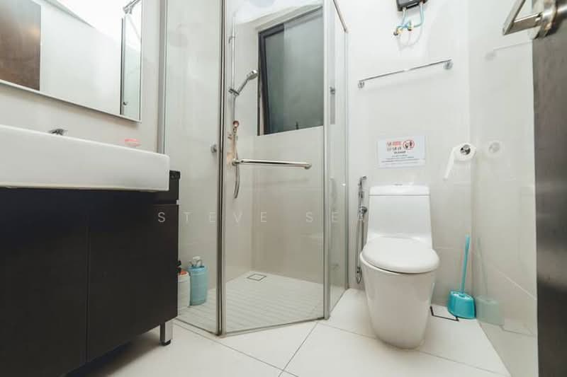 Kondominium untuk Disewa di Bay Point @ Country Garden Danga Bay - Steve Seah - Bathroom - PropertyGuru.com.my