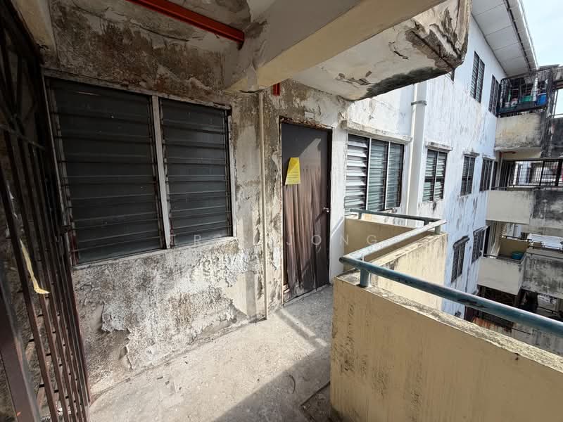 Rumah Flat untuk Dijual di Apartment Seri Bakawali - Tris Jong - Exterior - PropertyGuru.com.my
