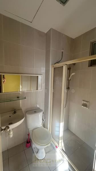 Rumah Teres untuk Disewa di Kemuning Utama (Shah Alam) - Esther Ng - Bathroom - PropertyGuru.com.my