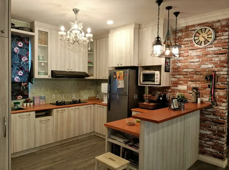 Kediaman Servis untuk Disewa di Residensi Alami - Salawati Busro - Kitchen - PropertyGuru.com.my