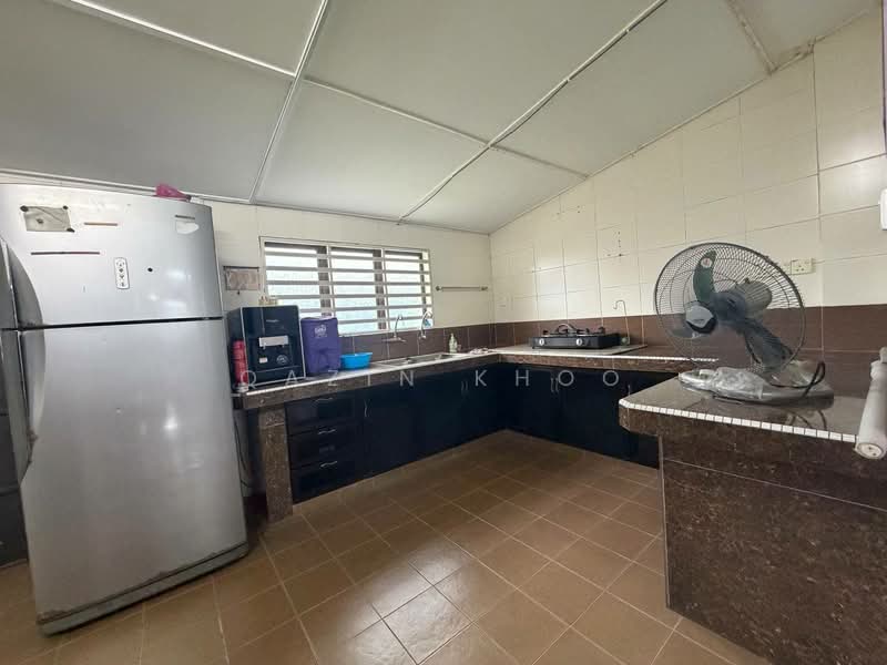 Rumah Teres 1 Tingkat untuk Disewa di New Pasir Puteh (Ipoh) - Qazin Khoo - Kitchen - PropertyGuru.com.my