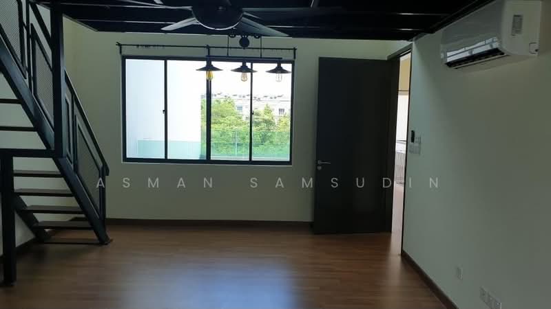 3-storey Terraced House for Rent in Shah Alam (Selangor) - Asman Samsudin - Living Room - PropertyGuru.com.my