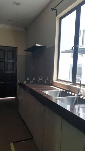 3-storey Terraced House for Rent in Shah Alam (Selangor) - Asman Samsudin - Kitchen - PropertyGuru.com.my