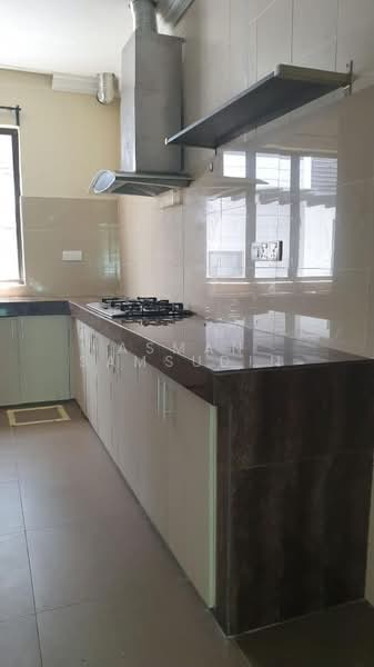 3-storey Terraced House for Rent in Shah Alam (Selangor) - Asman Samsudin - Kitchen - PropertyGuru.com.my