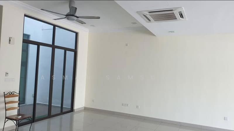 3-storey Terraced House for Rent in Shah Alam (Selangor) - Asman Samsudin - Living Room - PropertyGuru.com.my