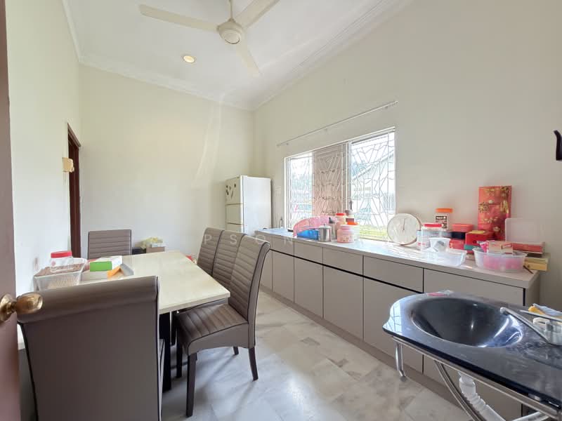 Semi-Detached House for Sale in Taman Sunrise (Kluang) - Gipson Lay - PropertyGuru.com.my