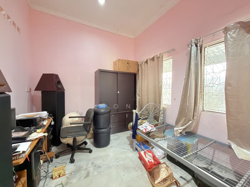 Semi-Detached House for Sale in Taman Sunrise (Kluang) - Gipson Lay - PropertyGuru.com.my