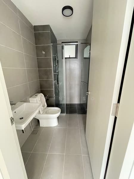 Servis Apartment untuk Disewa di Residensi Sunway Belfield - Ben Nelson - Bathroom - PropertyGuru.com.my